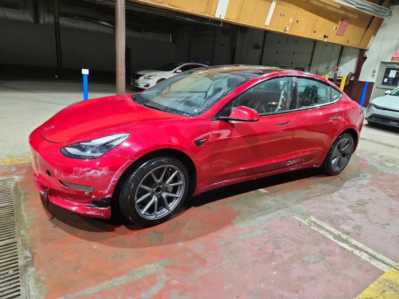 Tesla Model 3-1