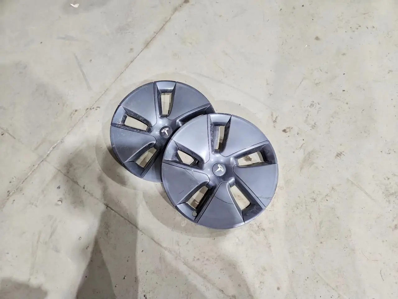 Tesla Model 3-12