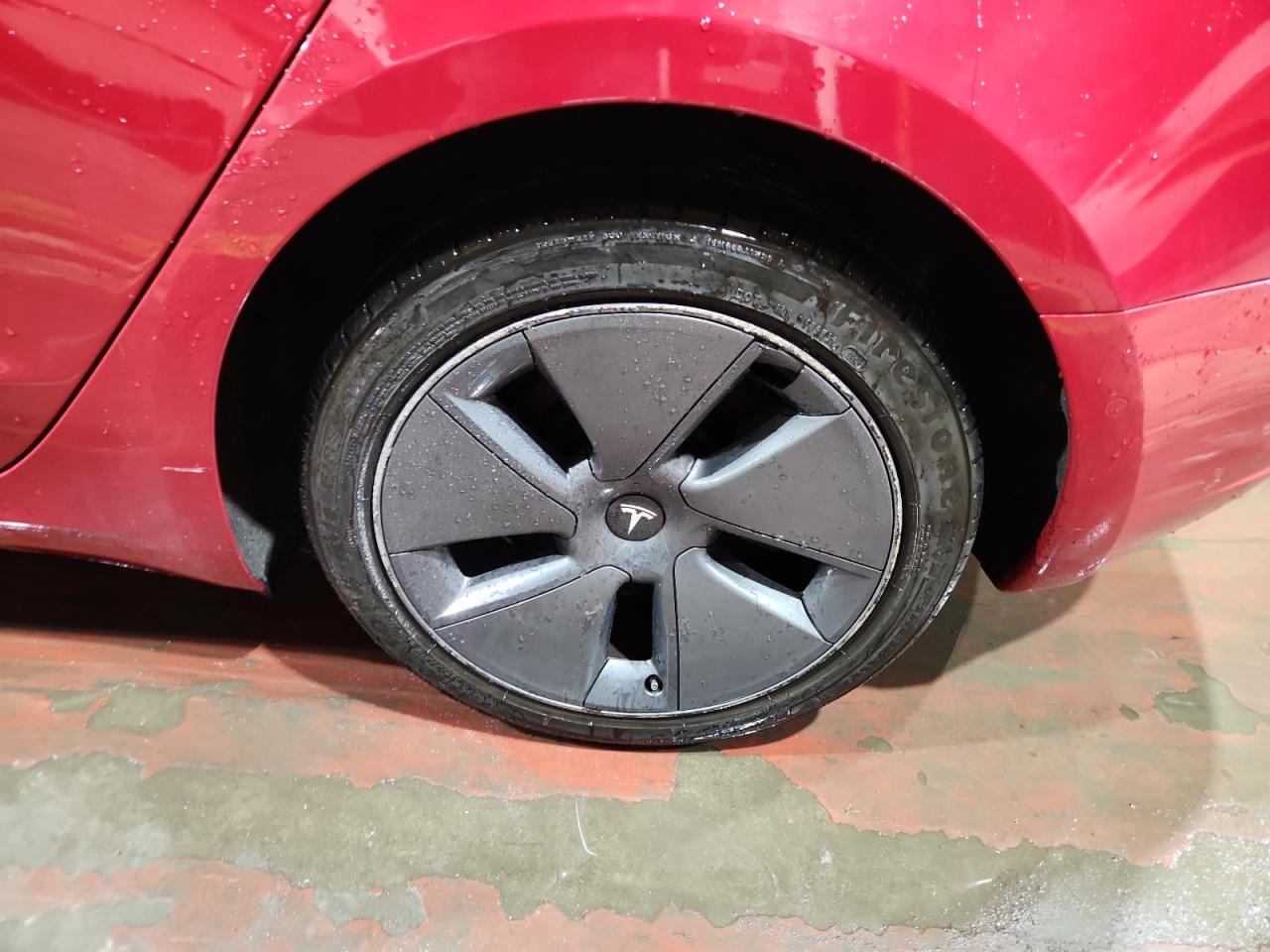 Tesla Model 3-14