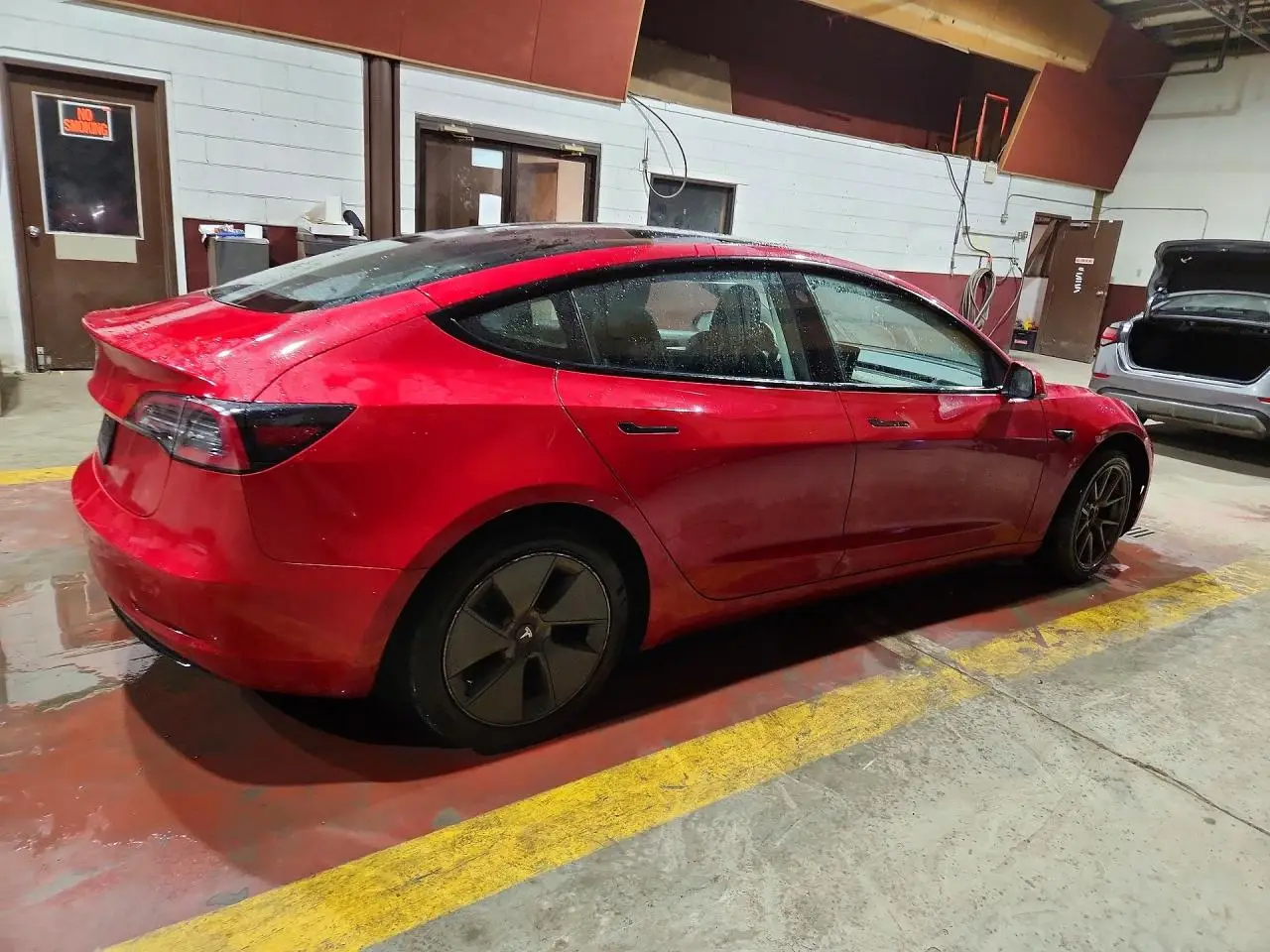 Tesla Model 3-3
