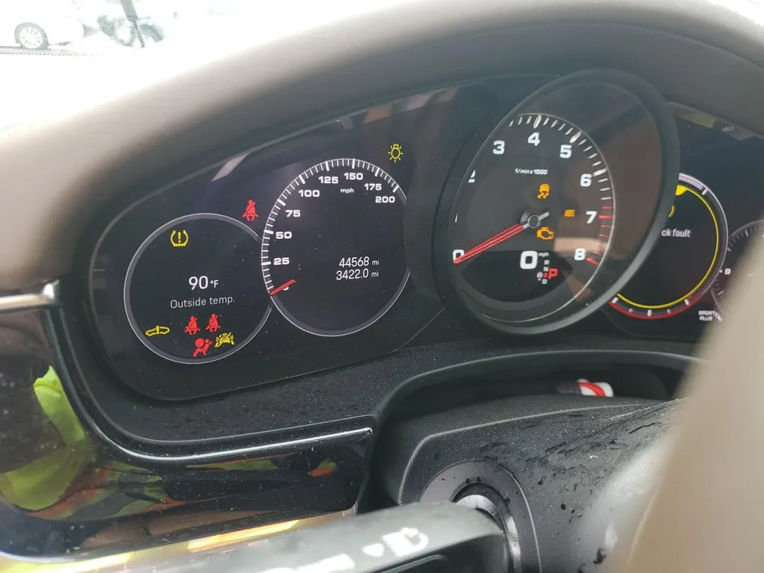 Porsche Panamera 4S-9